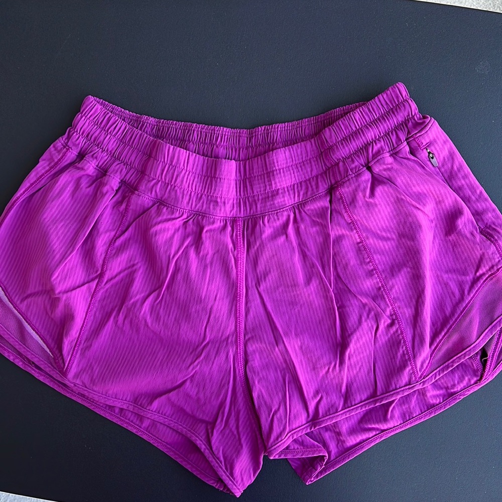 NWOT Lululemon Hotty Hot Shorts 2.5”